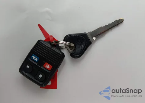 2002 Ford Escort Fleet z USA, uszkodzony, nr VIN 3FAFP13PX2R144295